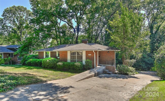 Building Photo - 1215 Sewickley Dr