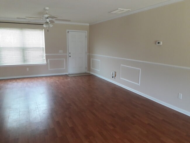 Foto del edificio - Lake Shore Subdivision-Port Wentworth