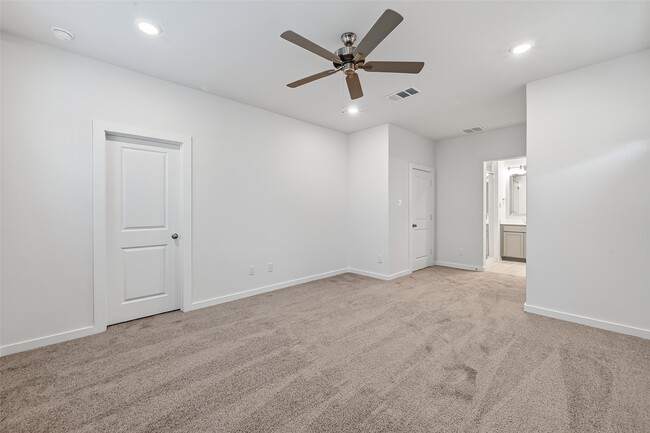 Building Photo - 3216 Loam Ln