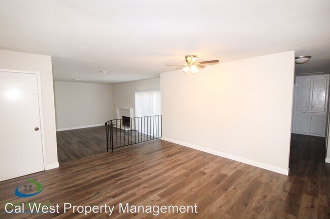 Foto del edificio - 4 br, 2.5 bath House - 1015 Quicksilver Dr.