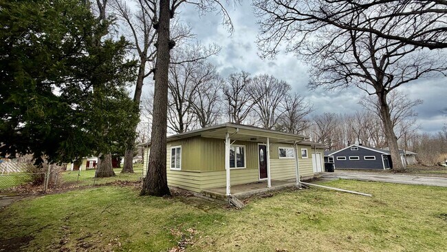 Foto del edificio - 3101 N County Line Rd