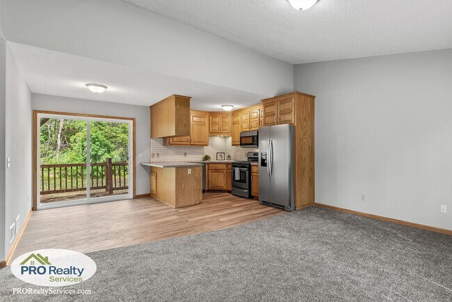 Building Photo - 3 Bedroom Home in Mounds View