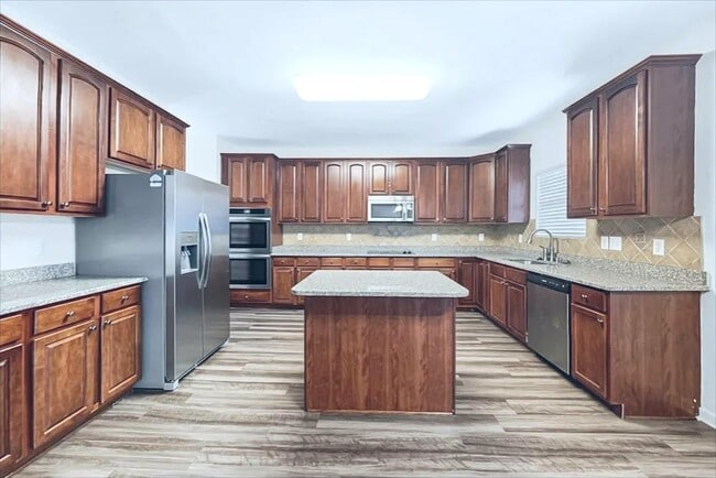 Building Photo - 15 McKinley Ln