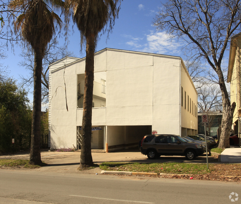 Building Photo - 1910 Nueces St