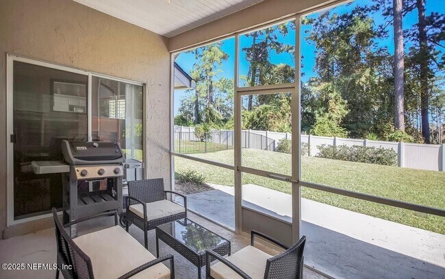 Foto del edificio - 701 Lake Stone Cir
