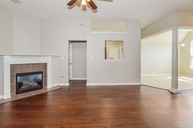 Building Photo - 7158 Crape Myrtle Dr