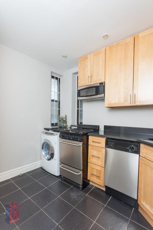 Foto del edificio - 219 E 23rd St