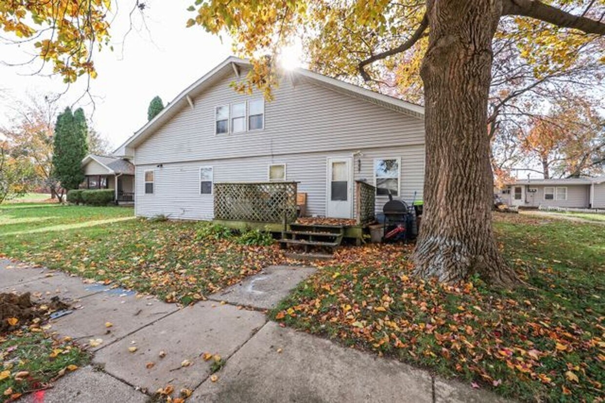 Primary Photo - 809 E Park St