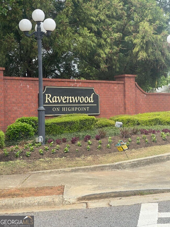 Foto del edificio - 4404 Ravenwood Dr