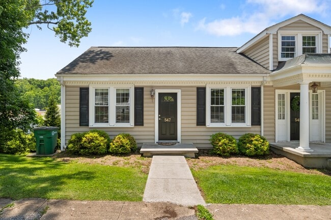 Building Photo - 545 Montgomery St