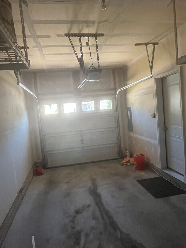 Building Photo - 1006 Windlass Glen Rd