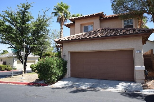 Building Photo - Beautiful Home in a Corner Lot!