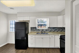 Building Photo - 278 Walnut St