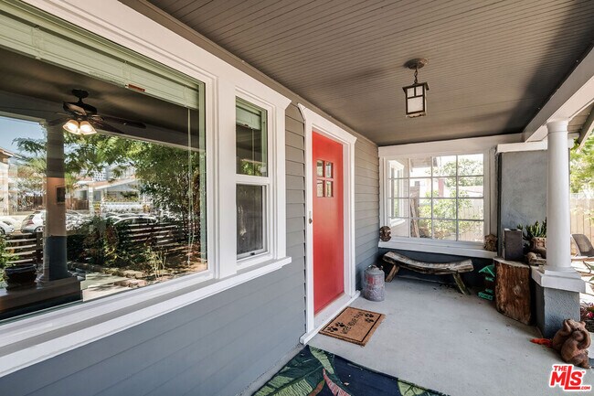 Foto del edificio - 5802 Lexington Ave