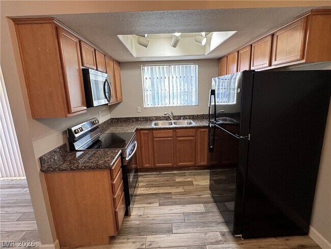 Foto del edificio - 7200 W Pirates Cove Rd