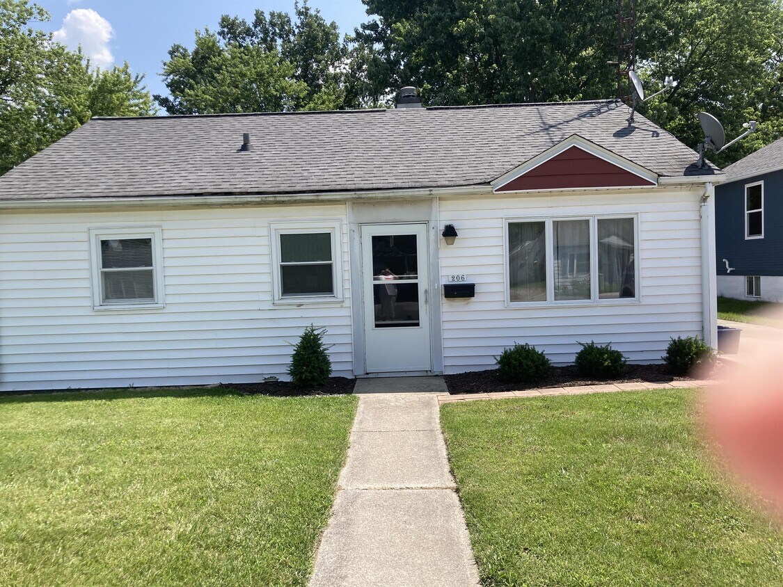 Primary Photo - 206 Harrington Ave
