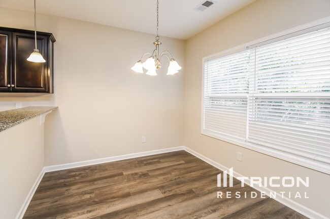 Foto del edificio - 937 Dawsons Park Wy