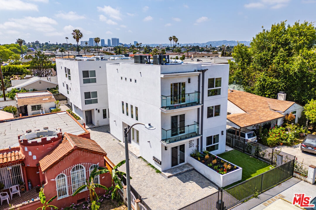 Foto principal - 2057 S Garth Ave
