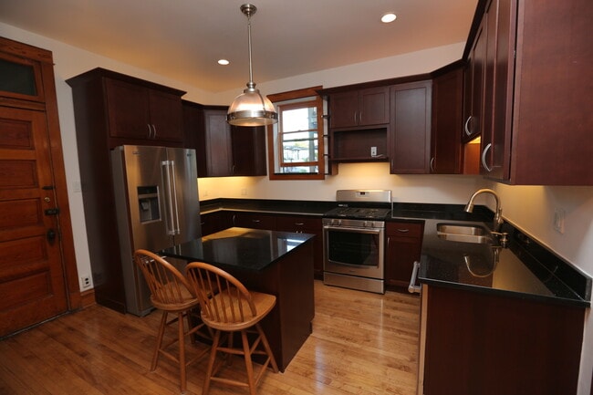 Foto del edificio - 3855 N Hoyne Ave