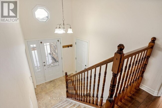 Building Photo - 1319 Country Ln