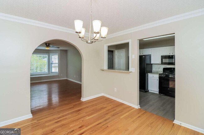 Building Photo - 100 Ivy Glen
