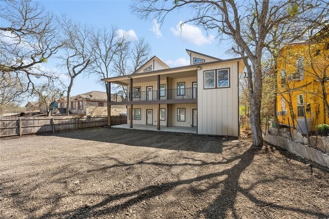 Building Photo - 15407 Armstrong Ave