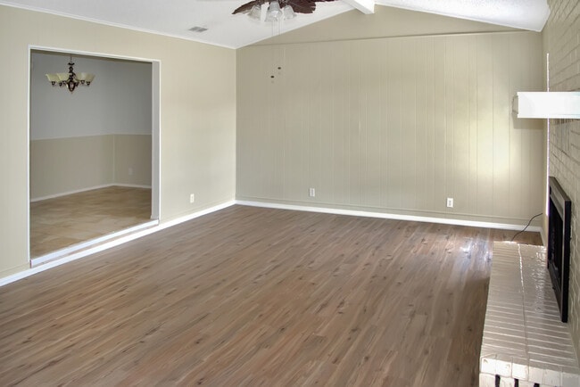 Building Photo - 1524 Timber Creek Dr