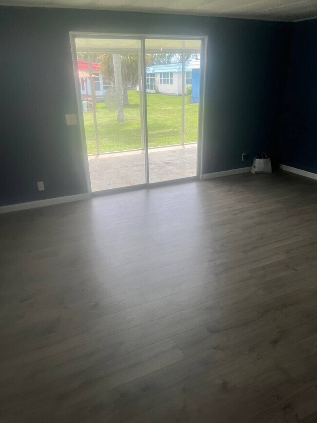 Foto del edificio - 7100 Ulmerton Rd