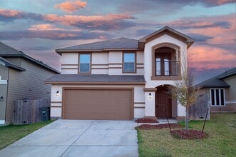 Building Photo - 2720 Zacatecas St