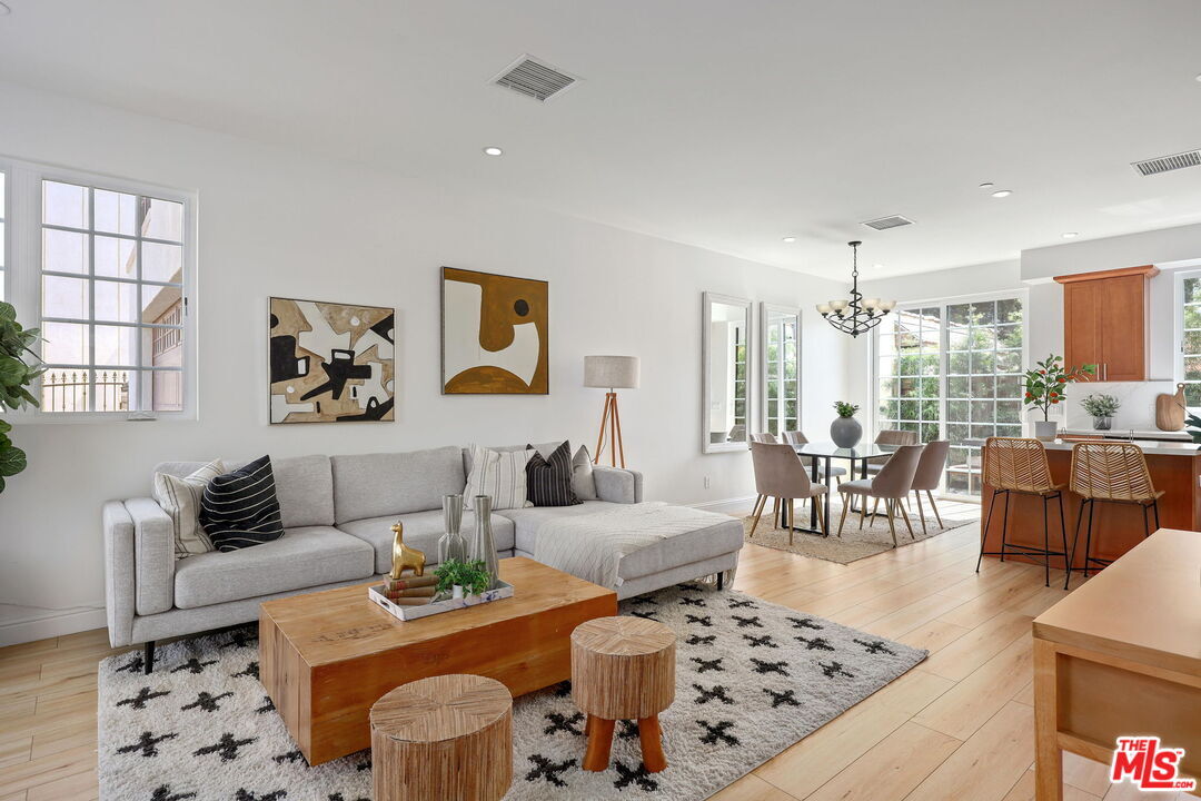 Foto principal - 7966 1st St