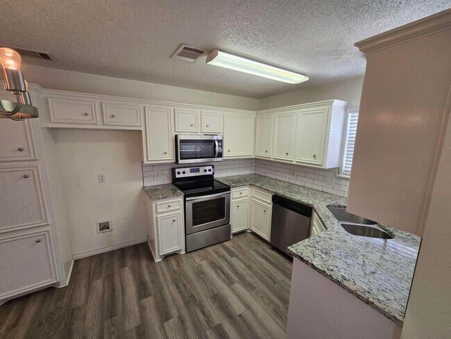 Building Photo - 403 Prentiss Ave