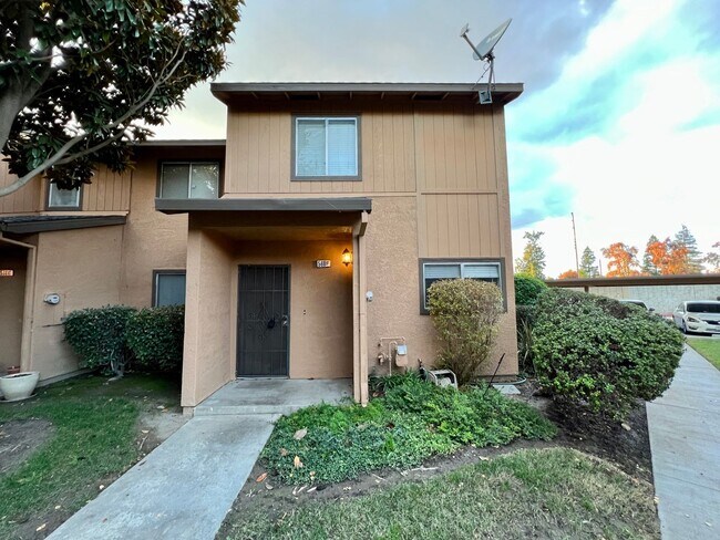 Foto del edificio - 3 bedroom townhome!