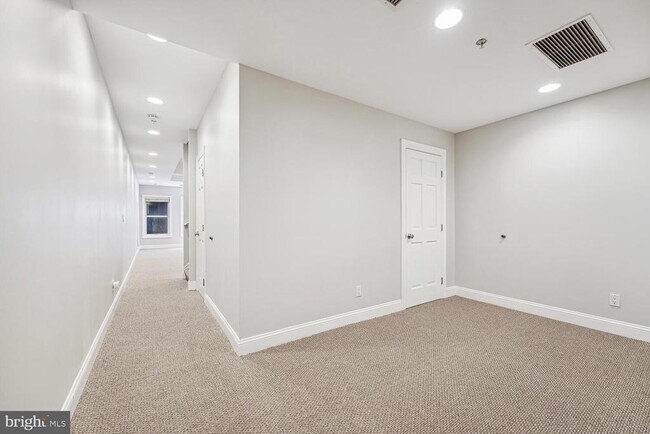 Foto del edificio - 925 12th St NE