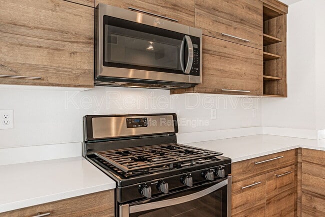 Building Photo - 5535 W 10th Ave