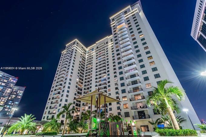 Foto principal - 999 SW 1st Ave