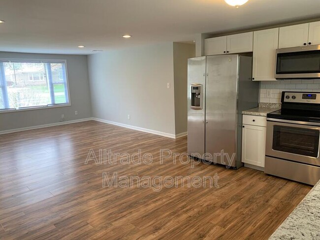 Building Photo - 4342 Lynnview Dr