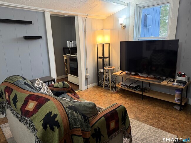 Building Photo - 112 Rockwell St