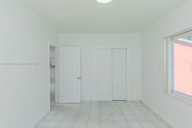 Building Photo - $2,950MONTHLY;13140 N MIAMI AVE MIAMI, FL ...