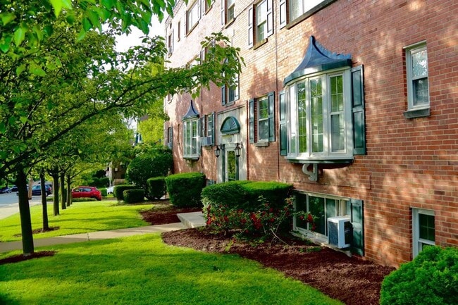 Exterior - Apartments on Fifth