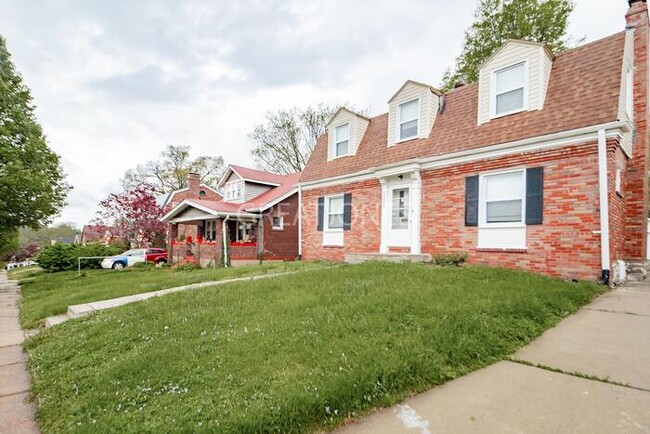 Building Photo - 3833 Lawler Dr