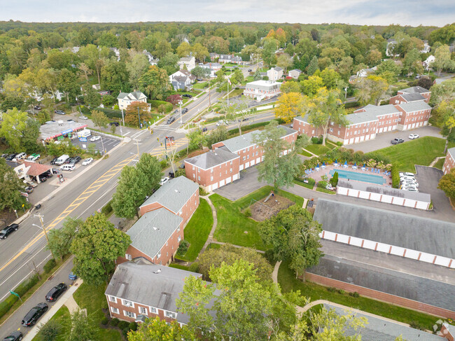 Building Photo - Huntington Village Co-Op