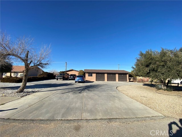 Foto del edificio - 21010 Sitting Bull Rd