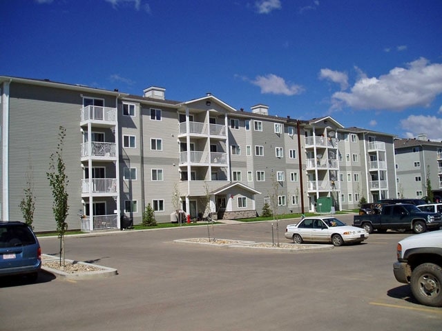 Building Photo - Emerald Manor