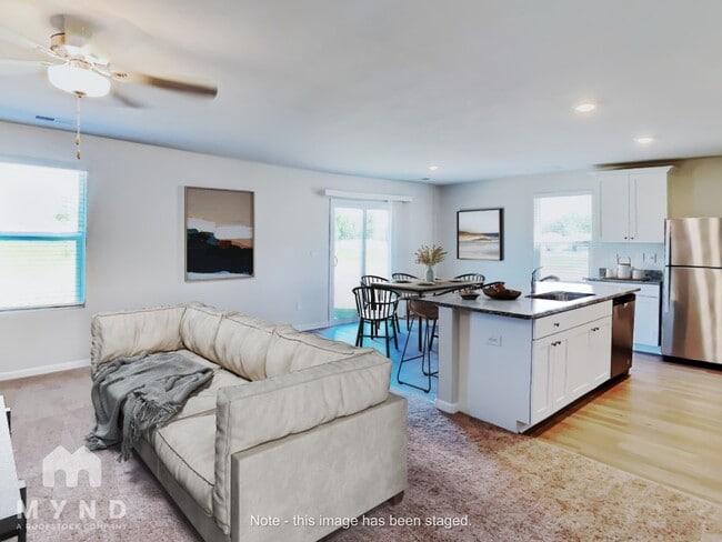 Building Photo - 265 Royal Mdw Dr