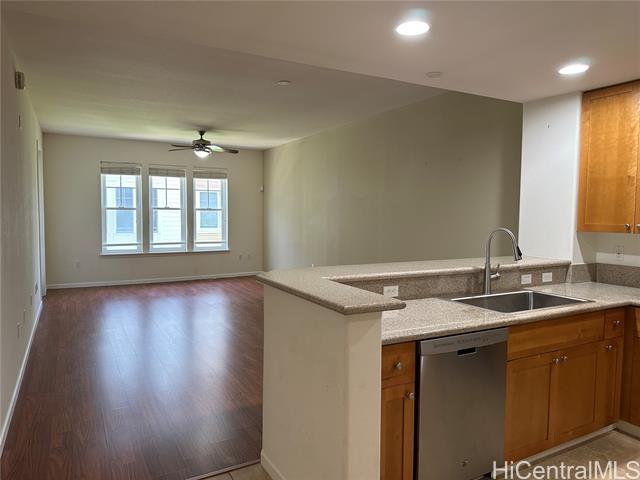 Building Photo - 520 Lunalilo Home Rd