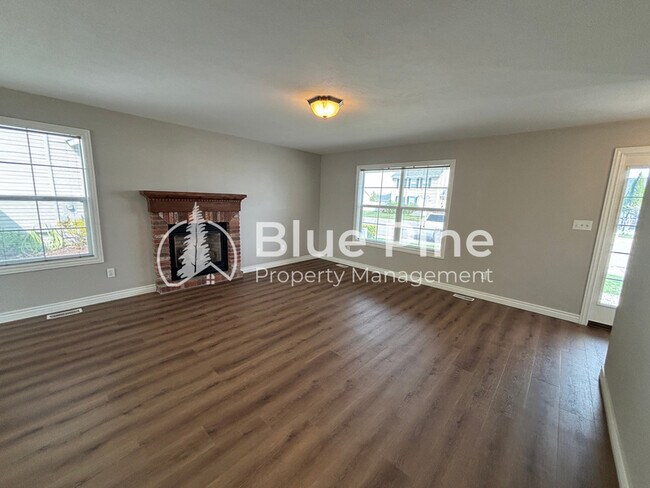 Building Photo - 1624 Summer Way