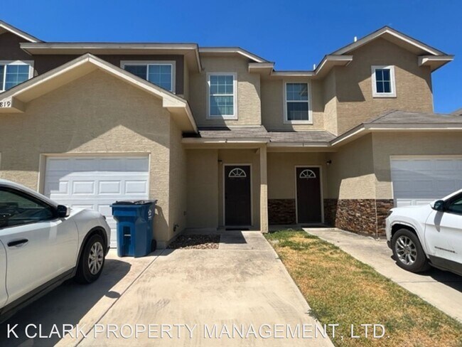 Building Photo - 3 br, 2.5 bath House - 16819 DANCING AVA #2