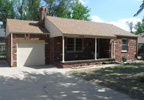 Building Photo - 1524 N Clarence Ave