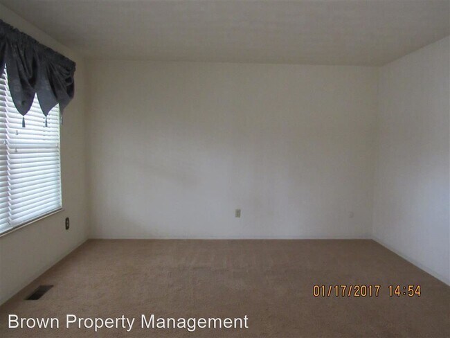 Building Photo - 3 br, 2 bath House - 20 Marilyn Circle