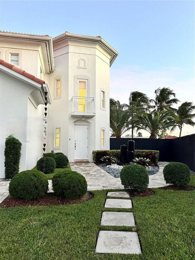 Building Photo - 6801 NW 113th Ct